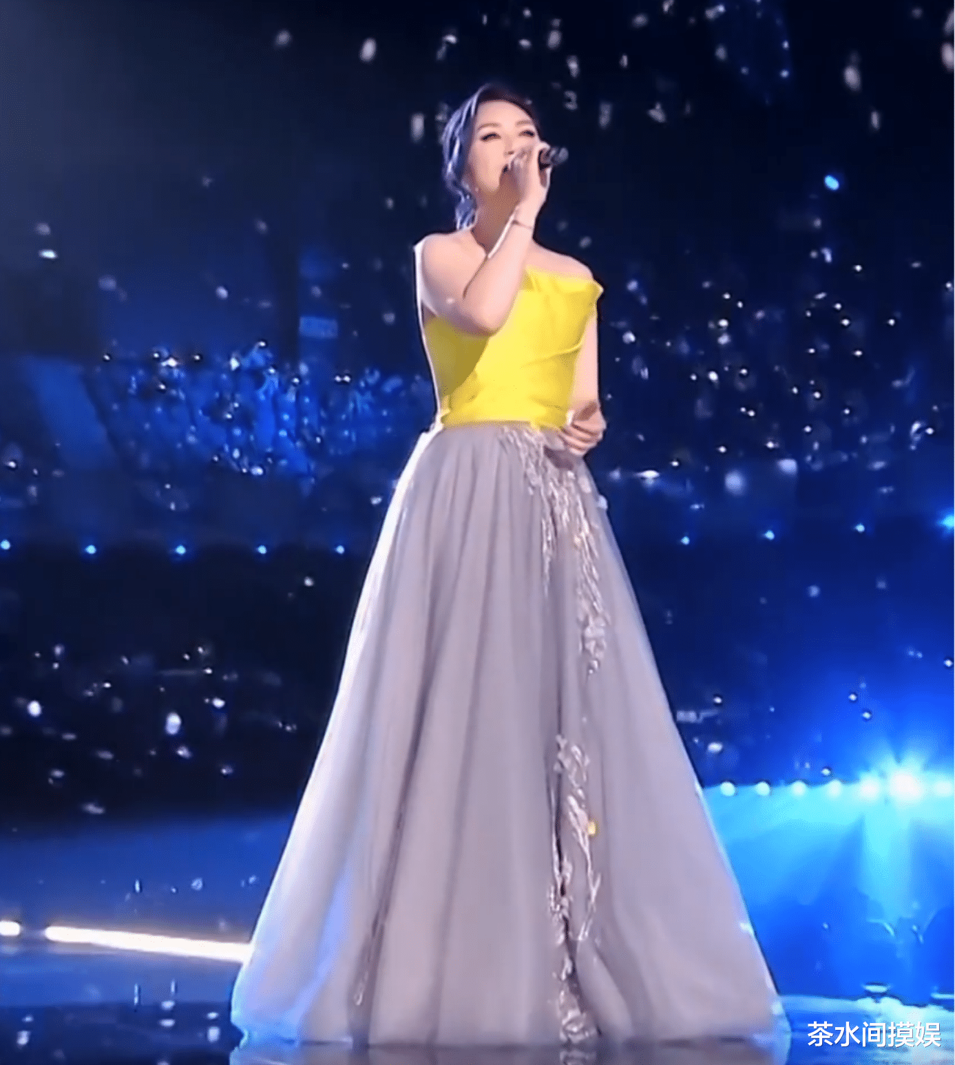 陈伟霆|跨年明星百态:Baby瘦出脊骨,陈伟霆撞脸甄子丹,张杰唱歌遭翻车