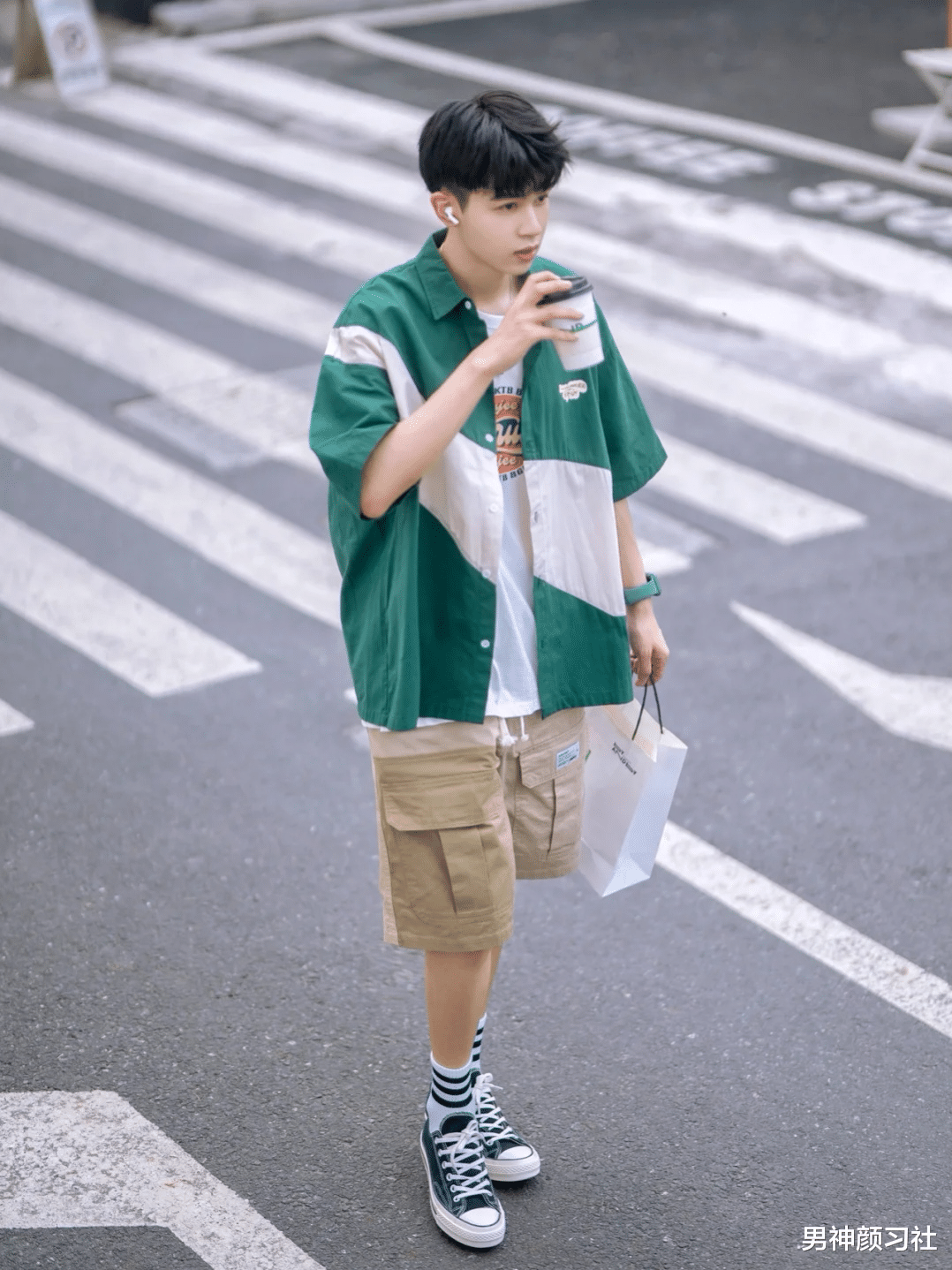 男神颜习社|万花丛中过，夏威夷衬衫能让你騒气整个夏天，谁看了都想嫁