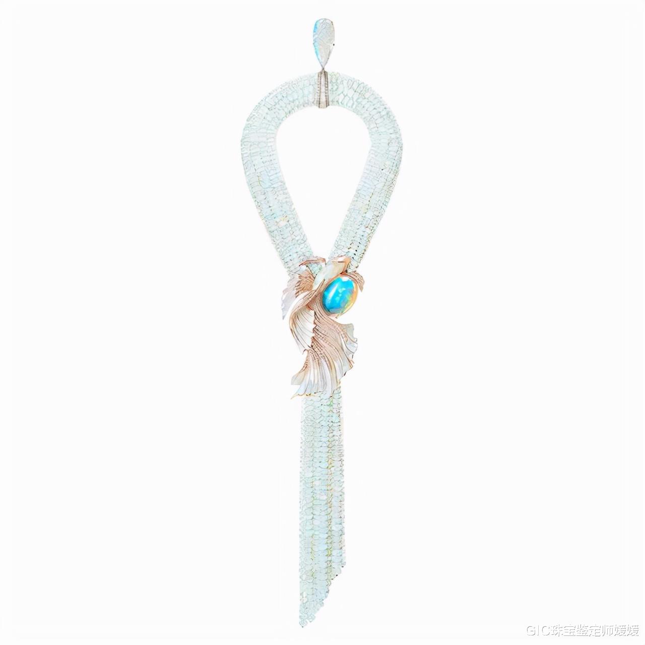 GIC珠宝鉴定师媛媛 将鱼之美在首饰上完美演绎，宝诗龙仙气缭绕，国风首饰意境优美！
