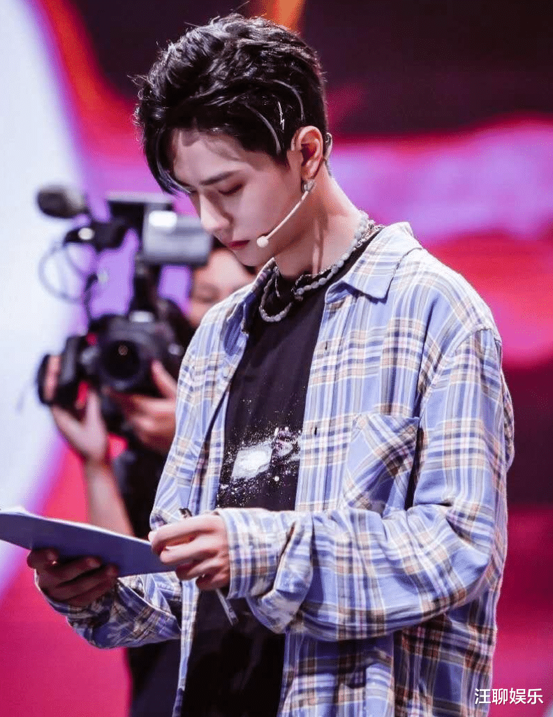 王一博|耐克职员发声,曝光王一博解约内幕,以罢工为代价逼乐华妥协