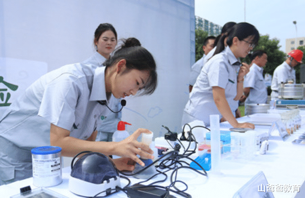 大学生|又一“铁饭碗”开始招聘，吃住全管还六险二金，连公务员都羡慕