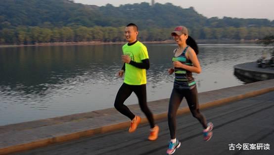 医生|40岁男子坚持晨跑，脂肪肝转变成肝硬化，医生：这1习惯等于自残