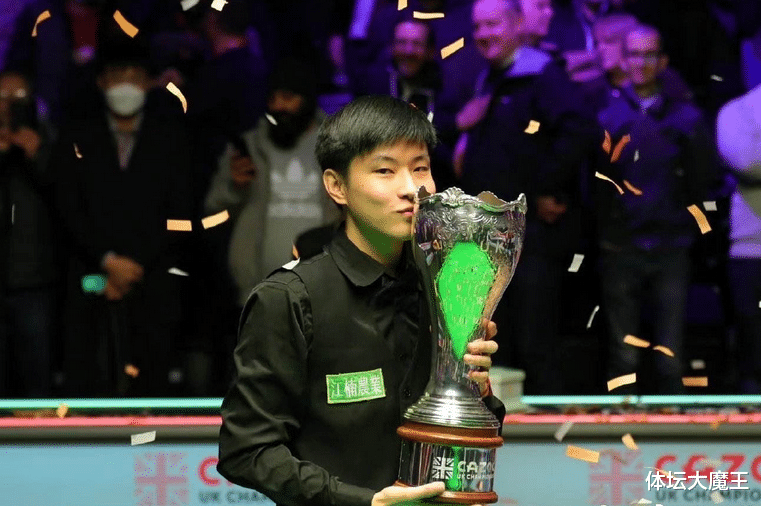 趙心童|富二代！英錦賽冠軍趙心童：父母很支持我，10歲買了球桌在家練球