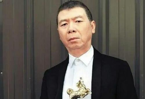 二次元|冯小刚病情再次恶化，本人已放弃治疗，妻子无奈选择接受