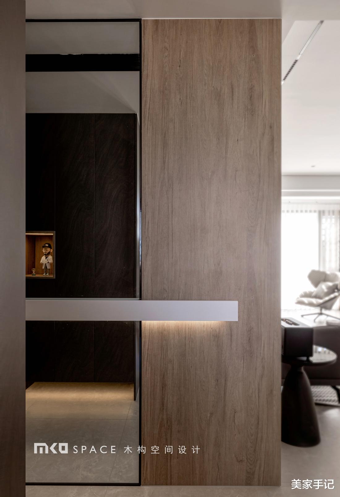 福建夫妇107㎡的家火了，仅凭一个客厅就圈粉无数，空间利用率超高