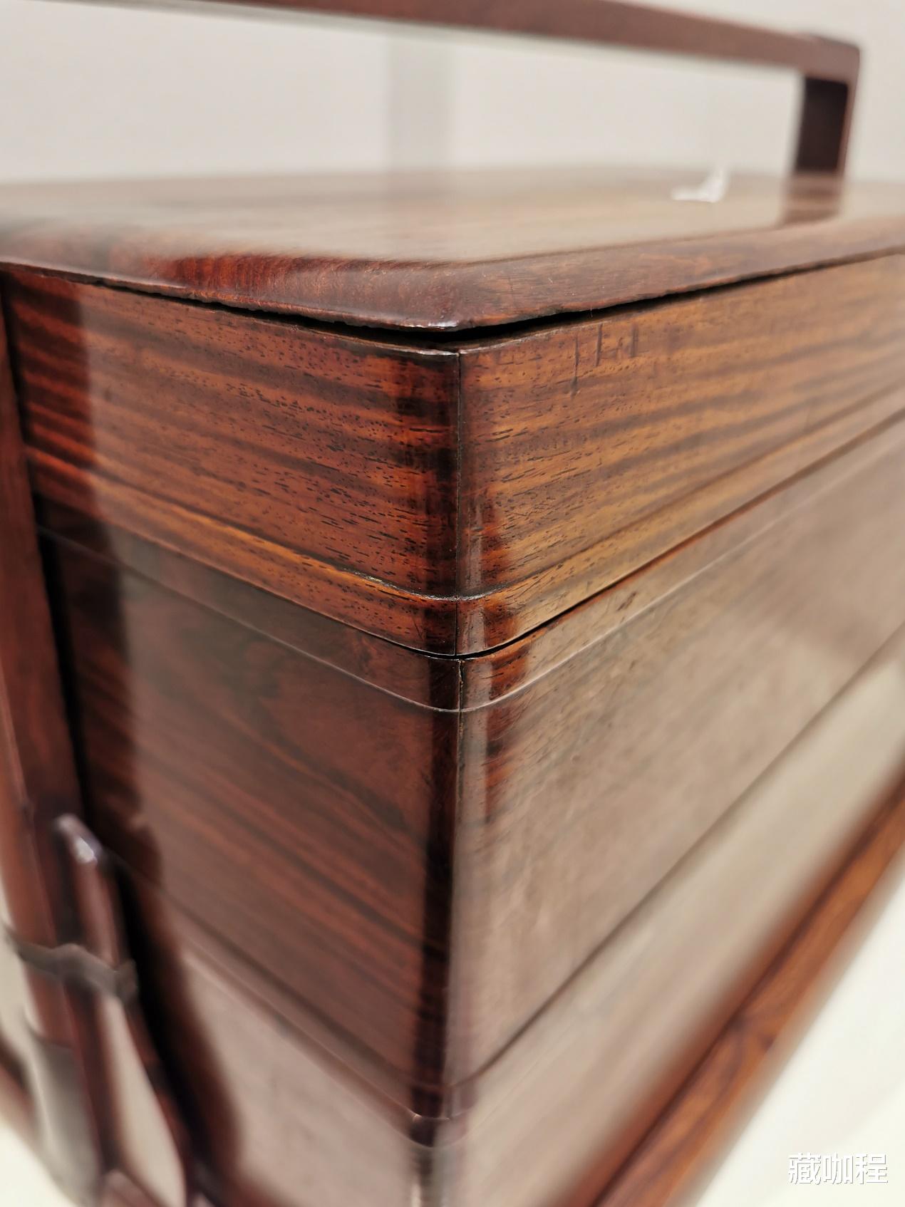 |小鬼眼、大流水纹，黄花梨提盒上云遮月