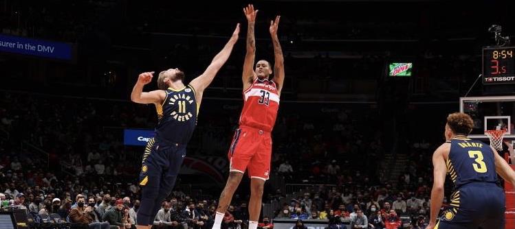 奶豆妈|双赢!湖人交易最大赢家诞生,詹姆斯苦不堪言,你却在偷偷窃喜