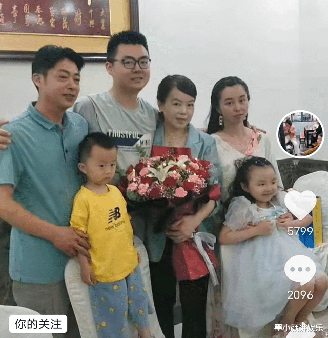 |夫妻同心其利断金！田静为孩子改名后首次直播，姚威也来帮忙