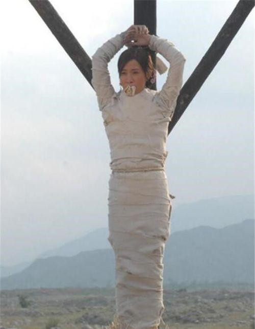 董卓|“点天灯”有多痛苦?除了董卓,还有一位女子体验过,她是何人?