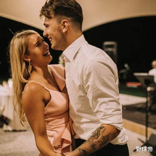 季后赛|探花28+8将签超级顶薪，状元让老板甘心缴奢侈税，而榜眼就尴尬了