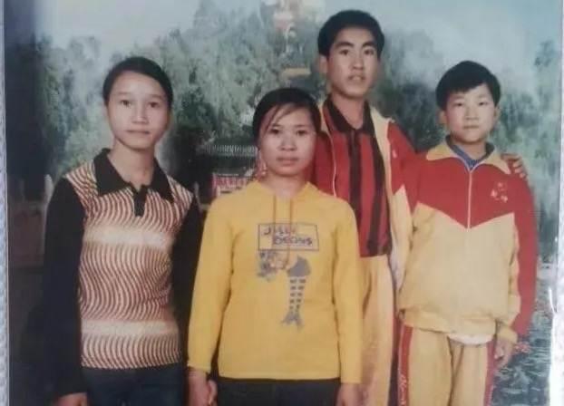 娱乐追酱呀 还记得13年前带疯母千里求学的贵州孝子吗？他改变了太多人的命运