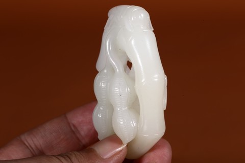 |清代,和田白玉蝶纹碗