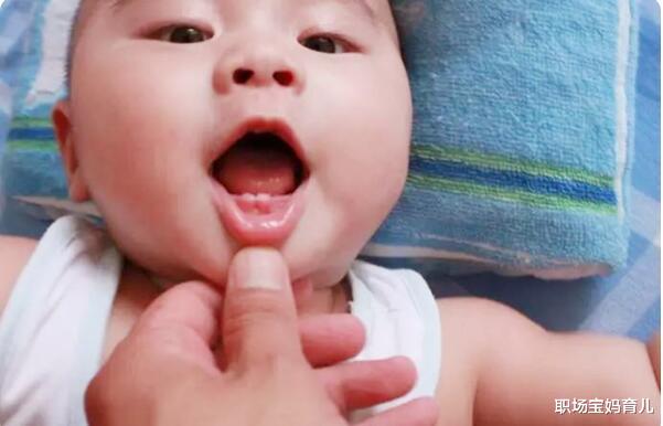 职场宝妈育儿|宝宝多大开始长牙？家长该如何护理？这份出牙时间表让你不再焦虑