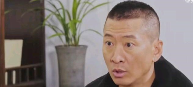 周杰|周杰深夜发文怀念父亲，不理绯闻，像淡然也像漠视