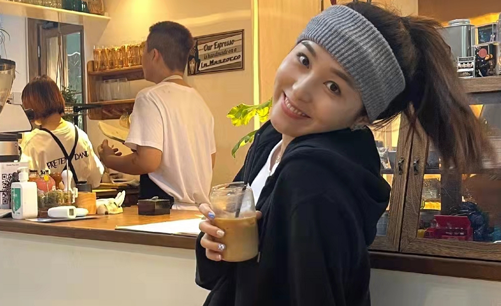 女儿们的恋爱|28岁脱口秀编剧在节目中求婚，表白方式很意外，谢娜被感动得落泪