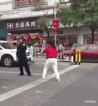 小叶娱记|“老婆说地上的印记是做瑜伽留下的，我总觉得哪不对，我该相信她吗”