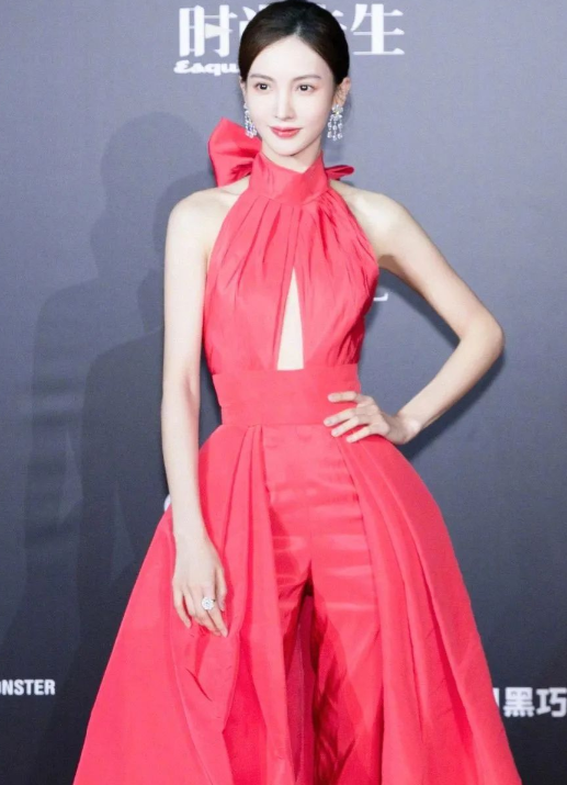 吴宣仪|盘点8大吸睛红毯：李小冉事业线一战成名，吴宣仪半透视又纯又欲