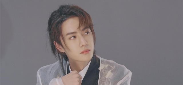 张哲瀚|两个耽改顶流撞衫了：张哲瀚撞衫王一博三年前定制衣服！