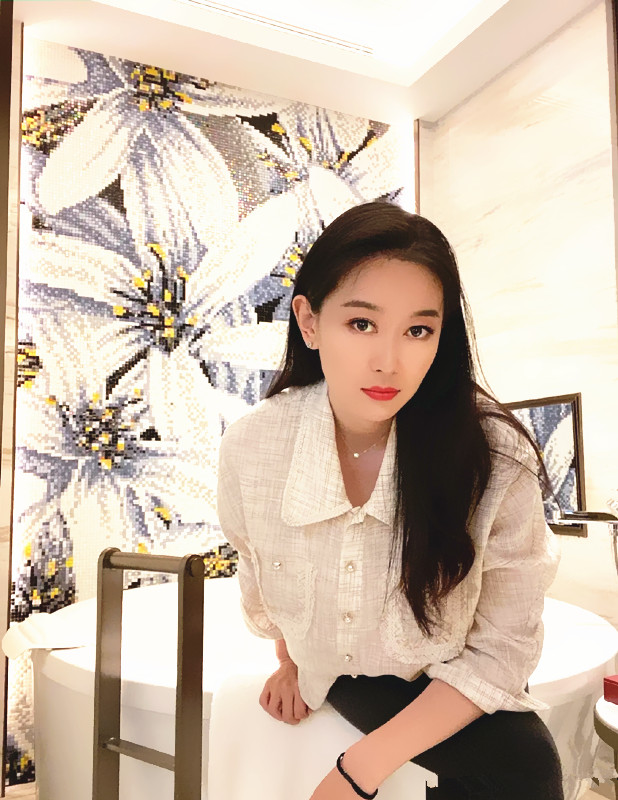 全球时尚号|孙一文不愧是颜值担当，左手舞剑屡获冠军，打扮起来如邻家姐姐