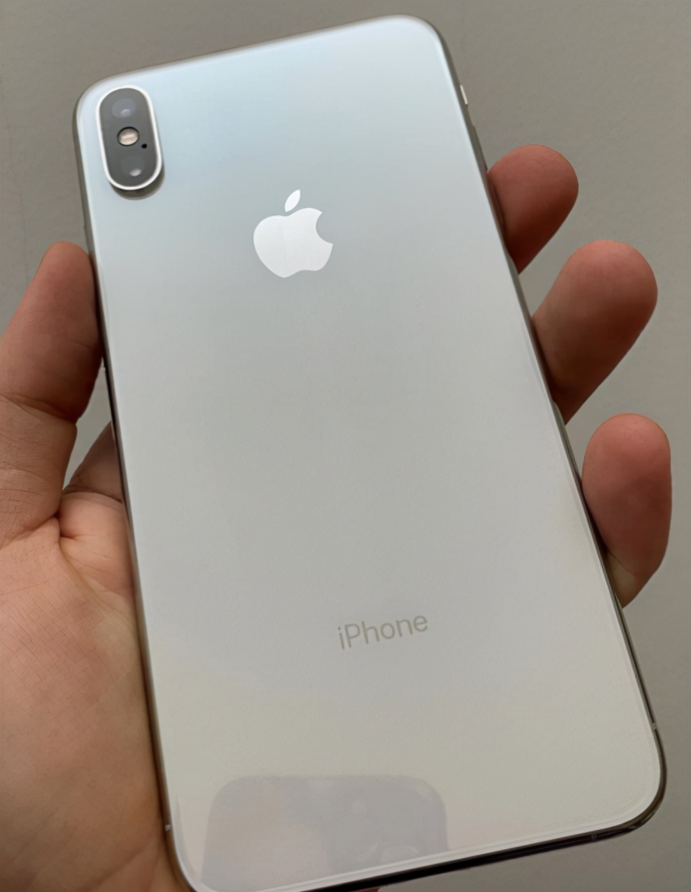 iPhone|这台翻新iPhoneXS Max成本仅1500，却有很多人花3000购买！