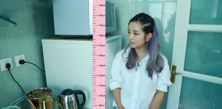 十万个家居为什么|参观何洁如今住的豪宅，卧室大床还有公主风浮雕，35岁还有少女心