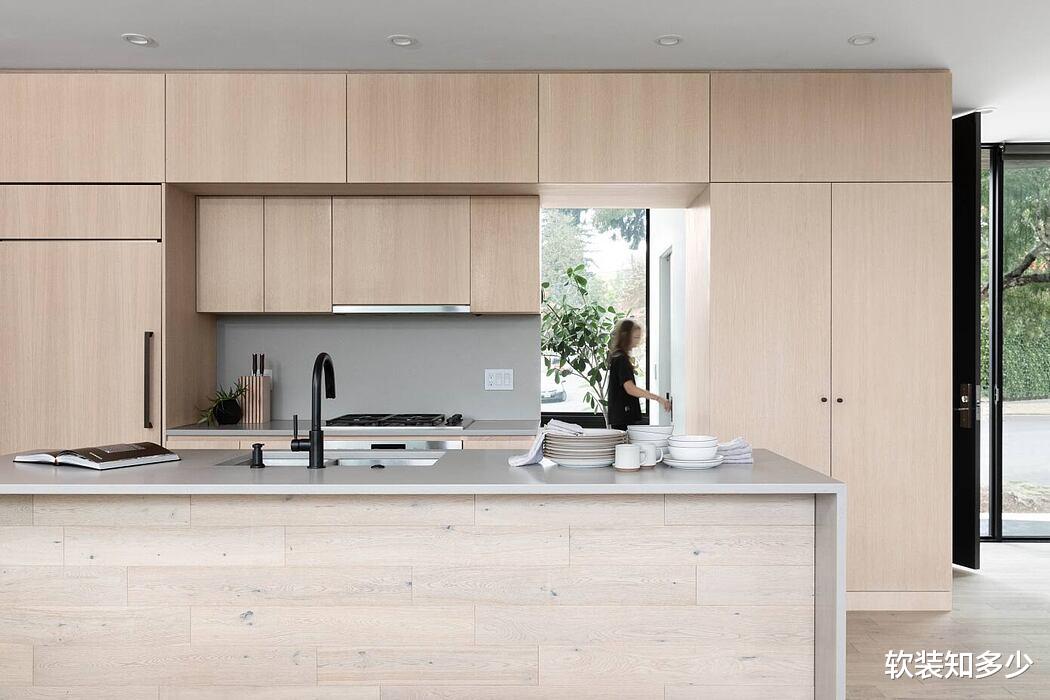 软装知多少 精美的山顶独立住宅，幽静但不失现代，开阔的大空间怎能不爱