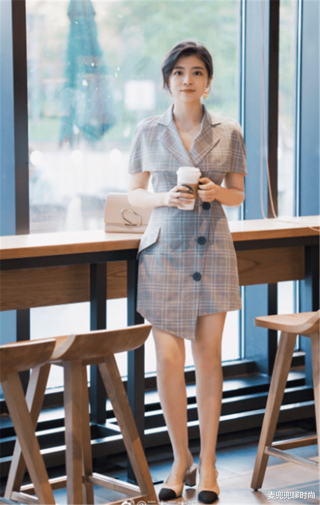 麦兜兜聊时尚|三木博主不仅颜值高、会穿搭，她的这三双鞋子也很经典百搭！