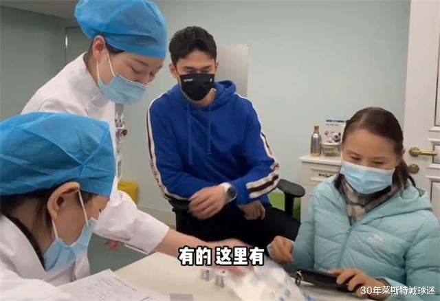 孙杨|孙杨回报启蒙教练！发现恩师有困难主动帮忙，并提醒大家别忘报恩