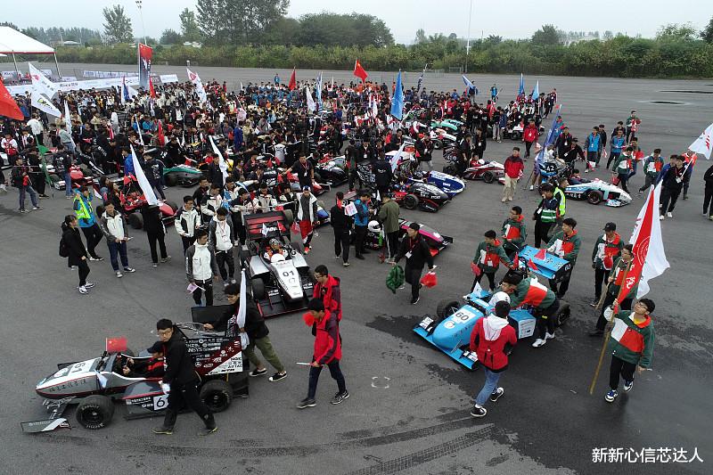 穿衣搭配|职业院校中“蓝领”不受青睐,追新兴职业成潮流