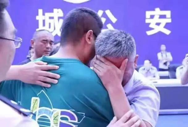 缓缓心理|寻子24年报废10辆摩托车，刘德华的“儿子”终于找到！但悲剧还没结束......