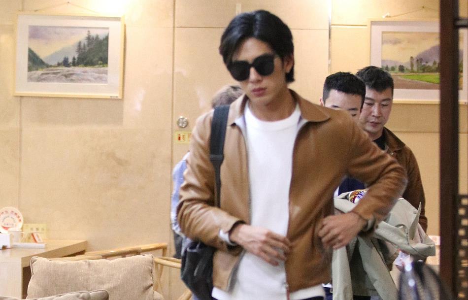 井柏然|《朋友2》年近30岁女子未婚，观众催促其结婚，井柏然一句话反驳