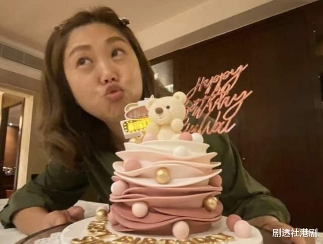 梅小惠|自曝仍渴望结婚！55岁著名港星罕见晒照露面，前男友患肺癌离世