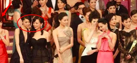 杨怡|这么高龄了，还两年抱俩！