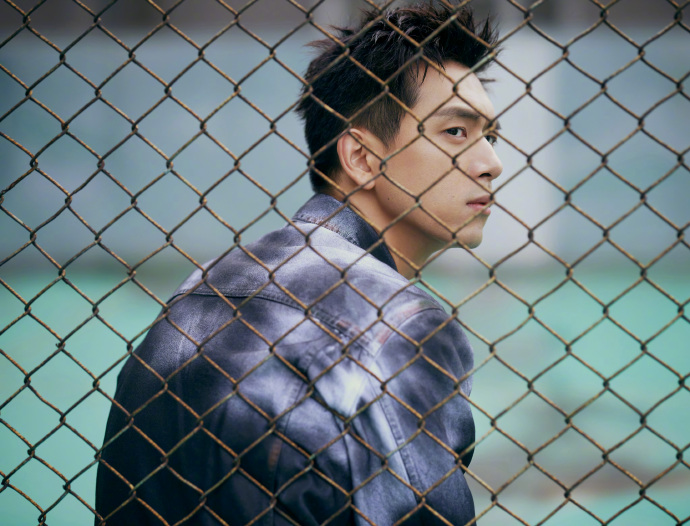 发型|今夏“前刺头”太火了，就连李现头上头，发质粗硬的男生速度围观