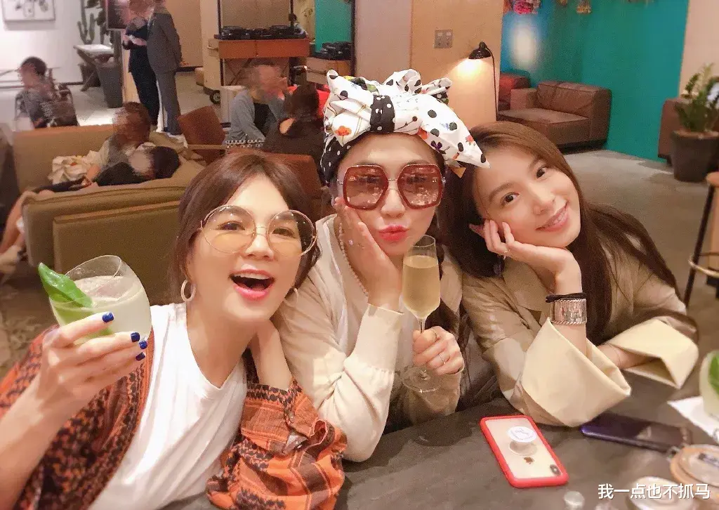 Selina|40岁的她，美到我不敢看