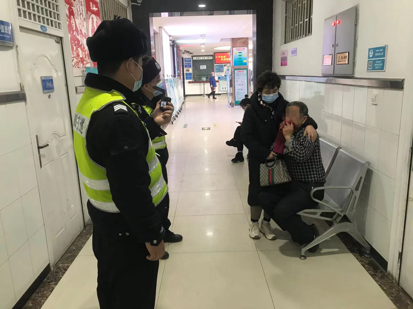 燕赵都市报 惊险！电锯割伤下巴和舌头，邯郸交巡警开“绿色通道”救助