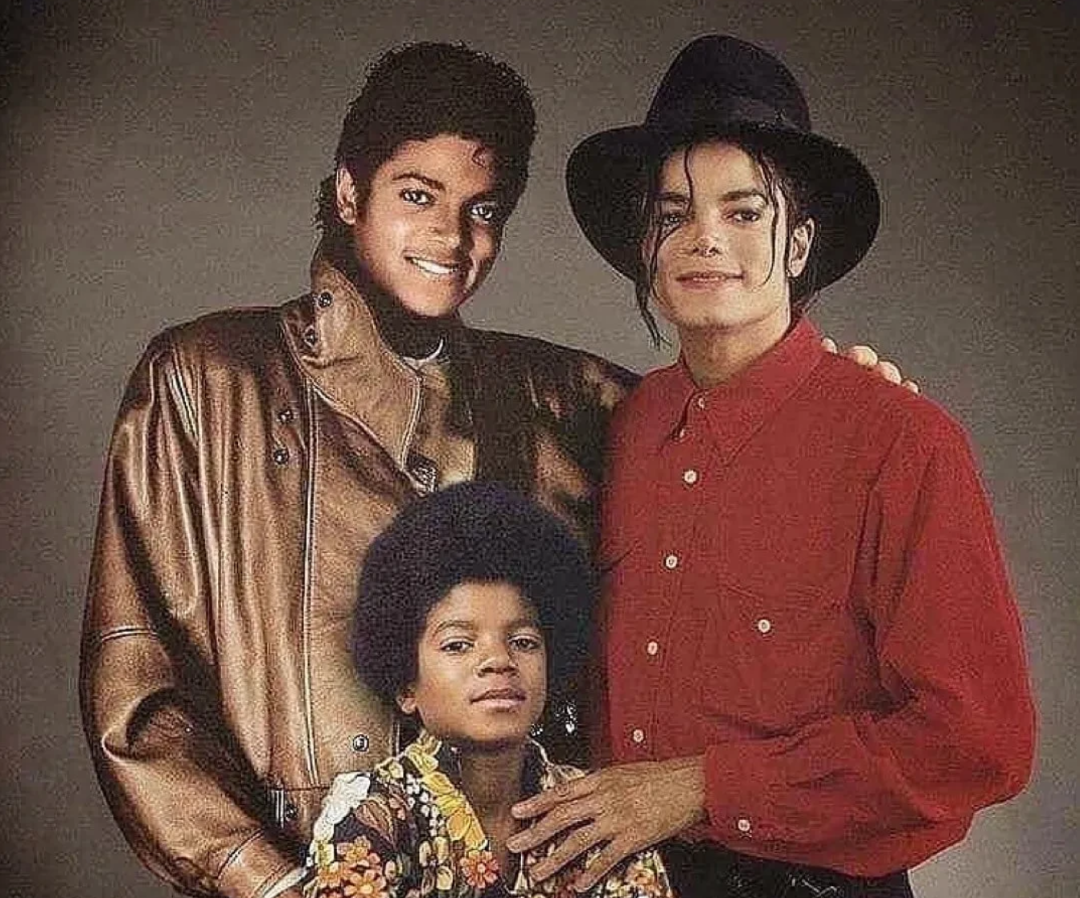 丹尼尔·雷德克里夫|明星们和小时候的自己合拍，粉丝直呼太有趣：他们拥有同一张脸