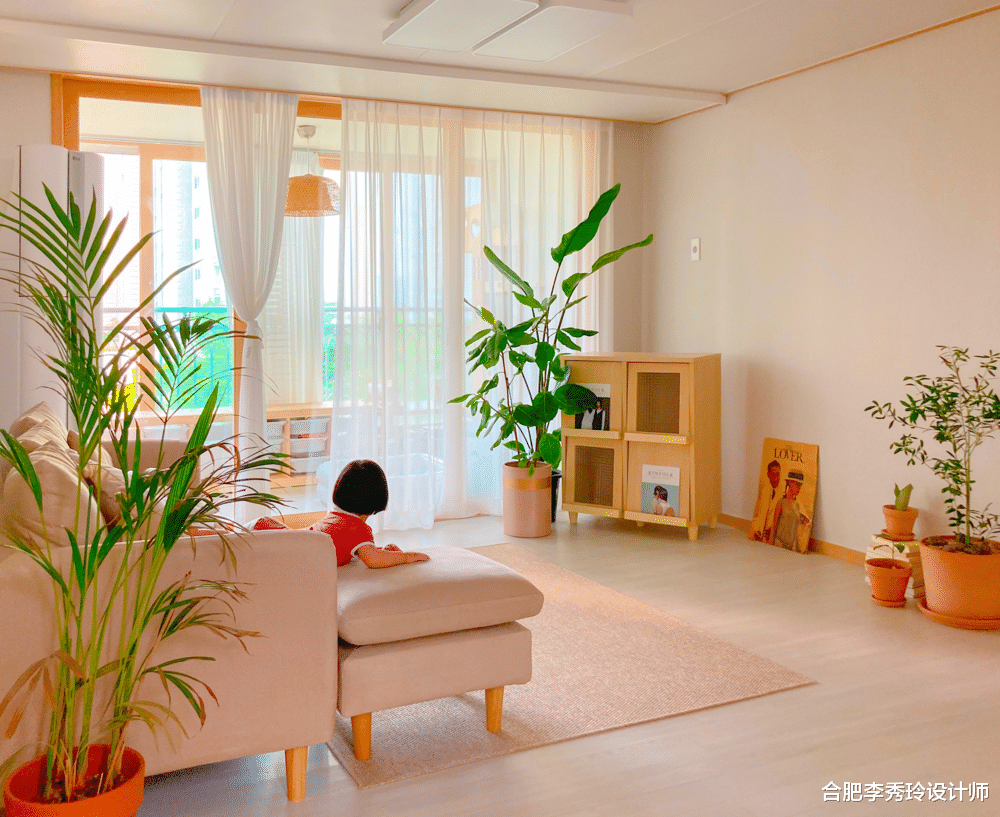 |同样是100㎡左右，她家客厅不放电视，阳台多功能设计，好住多了