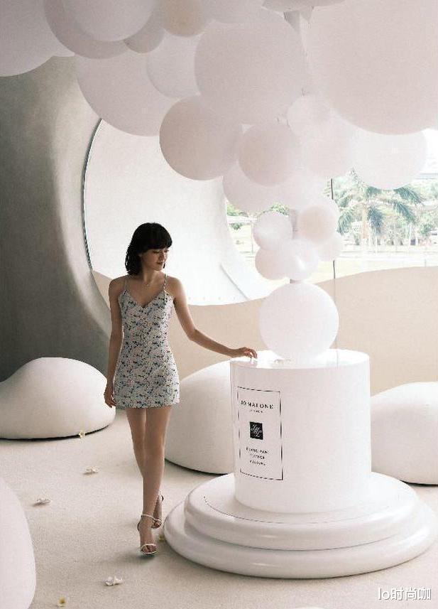 lo时尚咖|文琪颜值可不像00后,浓妆艳抹得太成熟,看着可不像刚成年的