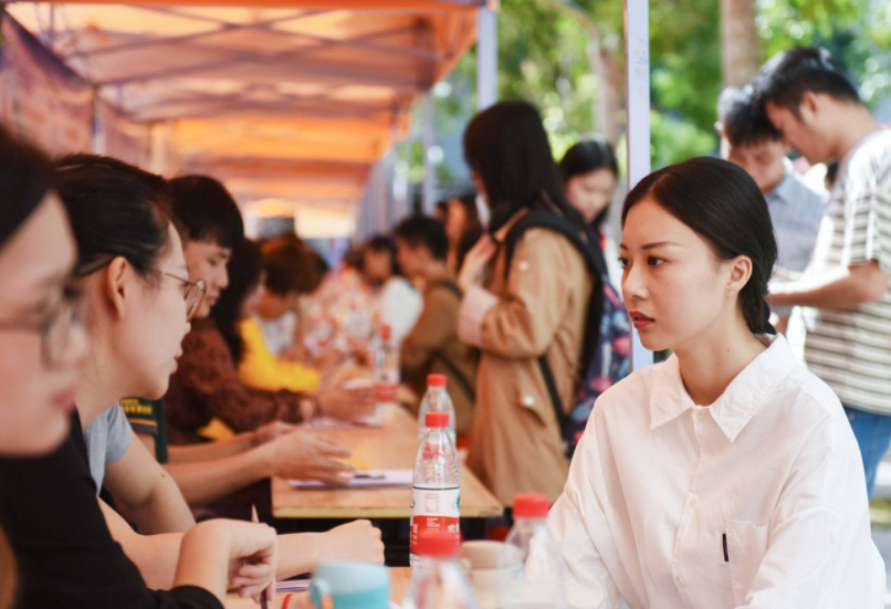 招聘|未来十年很适合女生的专业，少有勾心斗角，家有“小棉袄”可留意