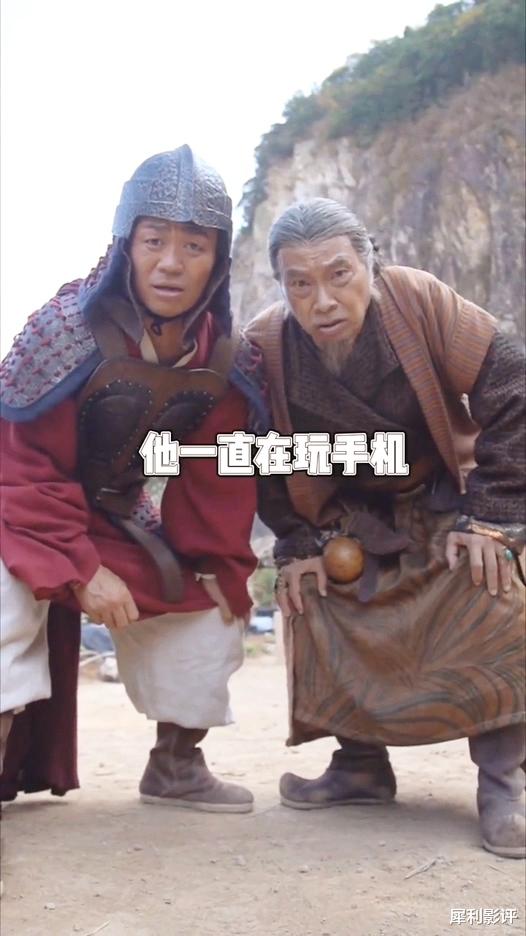 吴孟达|吴孟达生前最后一条短视频，还拖着病体站在屏幕前，努力逗网友笑