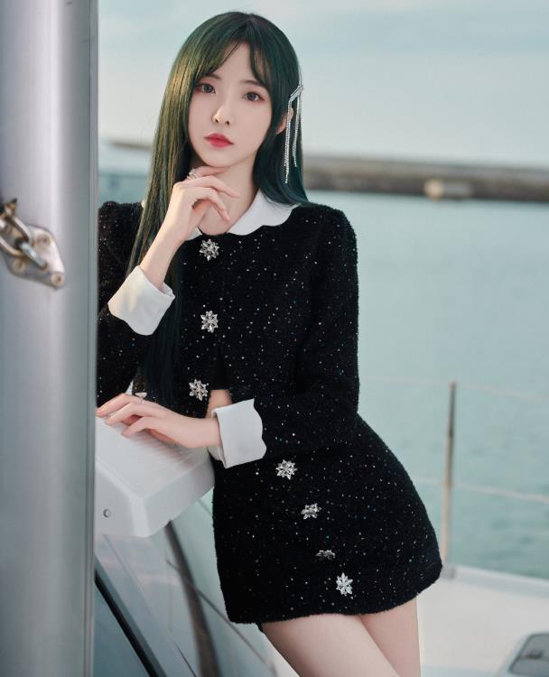 郑乃馨|郑乃馨为证明自己是“腰精”，穿炫腹装走机场，直男看了都躁动