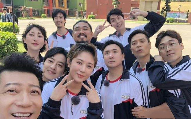 麻花特开心|《麻花特开心》首播，环节老套笑点少，喜剧团队仅李诞成功立足