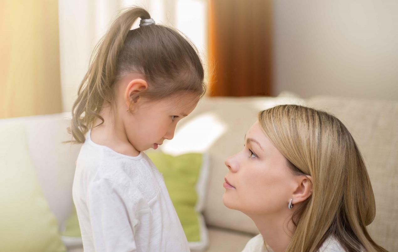 育儿铺子|女孩来初潮前,妈妈就要给她科普三件事,避免孩子陷入这些误区