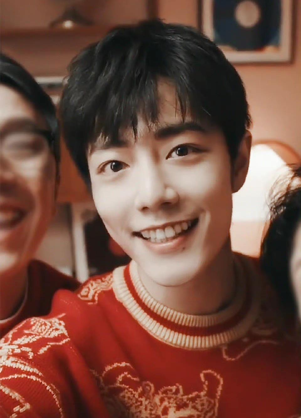 李瑞英|肖战天生吃演员饭？网友：但是他最开始连拍照姿势都不会