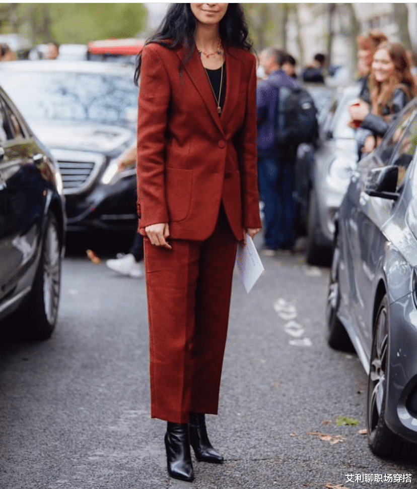 穿衣搭配|红与绿可以穿得很高级，跟时装精学配色，穿得活力又大气