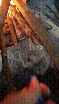  老婆远赴美国出差，朋友圈晒照片洋溢幸福，好友说我头上“绿油油”！