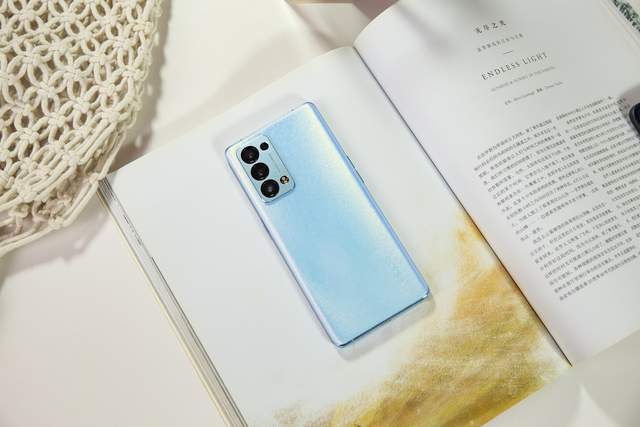 OPPO Reno7长这样?OPPO外观新专利曝光,设计风格很明显