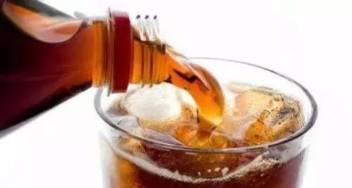 视界沐光VR视力|碳酸饮料是如何加重孩子近视的?