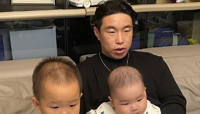 我们的歌|郭德纲儿徒烧饼三代同堂，妻子征集组合名字，德云社粉丝大显才能